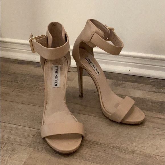 Steve Madden Nude Strappy Heels, size 7 - Picture 4 of 6